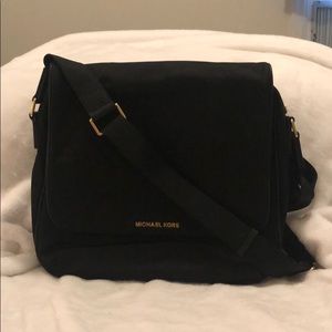 ✨SOLD✨ Michael Kors Messenger Bag